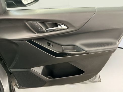 Used 2025 Chevrolet Equinox LT image 33