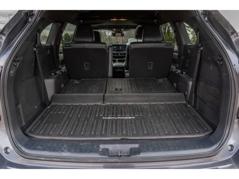 Used 2023 Toyota Highlander XSE image 17