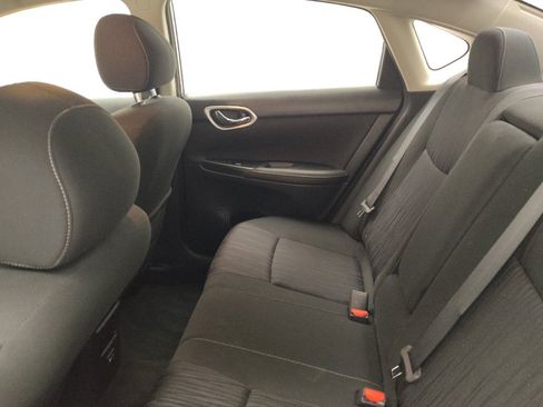 Used 2019 Nissan Sentra SV FWD image 18