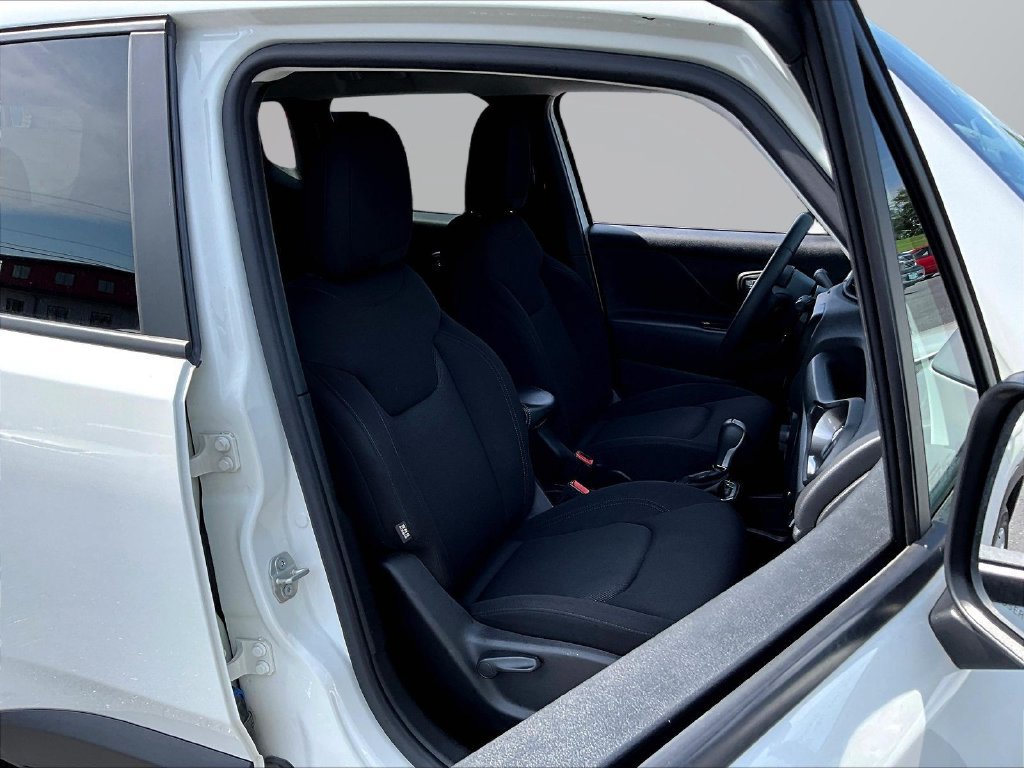 Used 2023 Jeep Renegade Latitude AWD/4WD image 27
