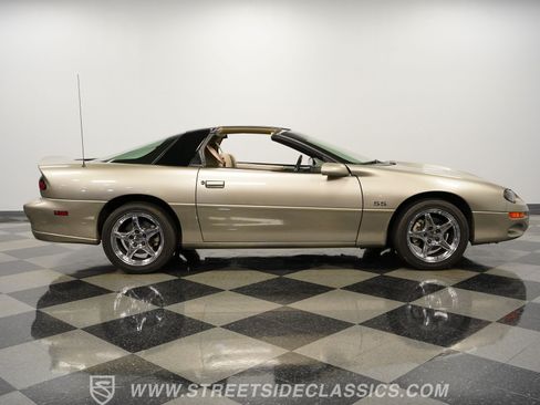 Used 2002 Chevrolet Camaro Z28 w/ SS Performance/Appearance Pkg RWD image 15