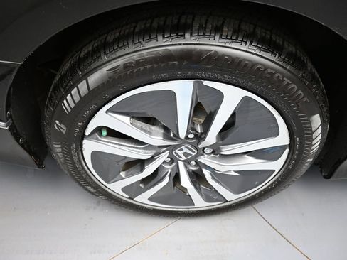 Used 2018 Honda Accord Touring image 13