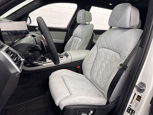 New 2026 BMW X7 xDrive40i image 17
