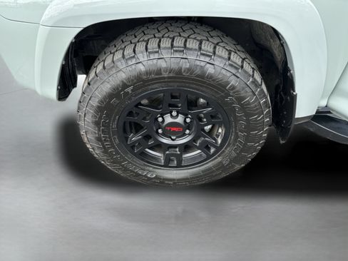 Used 2023 Toyota 4Runner TRD Off-Road Premium w/ Moonroof Package AWD/4WD image 29
