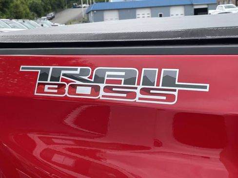 Used 2019 Chevrolet Silverado 1500 LT Trail Boss AWD/4WD image 10
