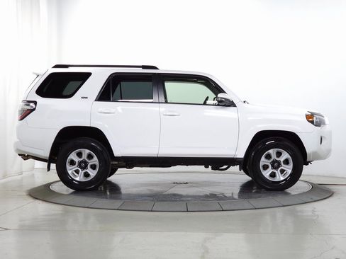 Used 2019 Toyota 4Runner SR5 Premium image 9