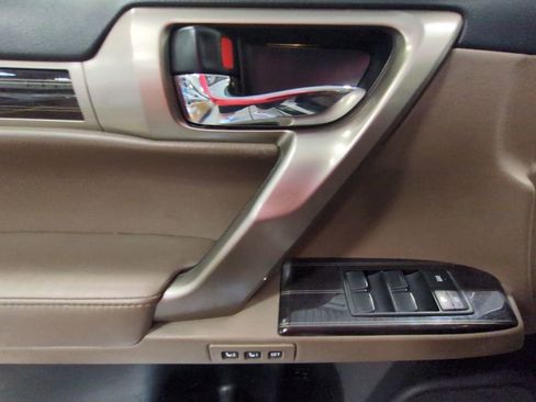 Used 2021 Lexus GX 460 Premium image 11