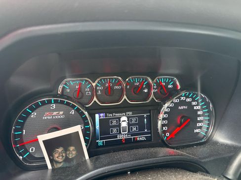 Used 2018 Chevrolet Silverado 1500 LT w/ All Star Edition AWD/4WD image 8