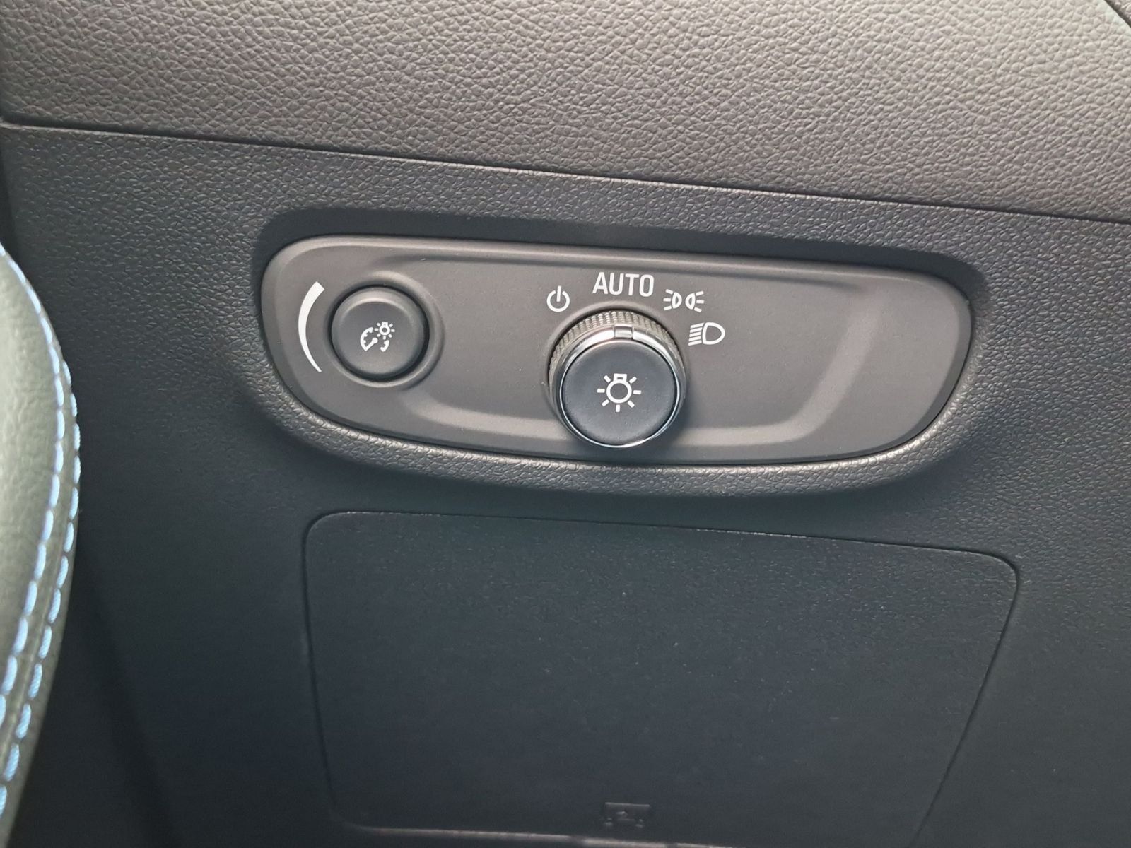New 2026 Buick Encore GX Sport Touring w/ Comfort Package FWD image 17