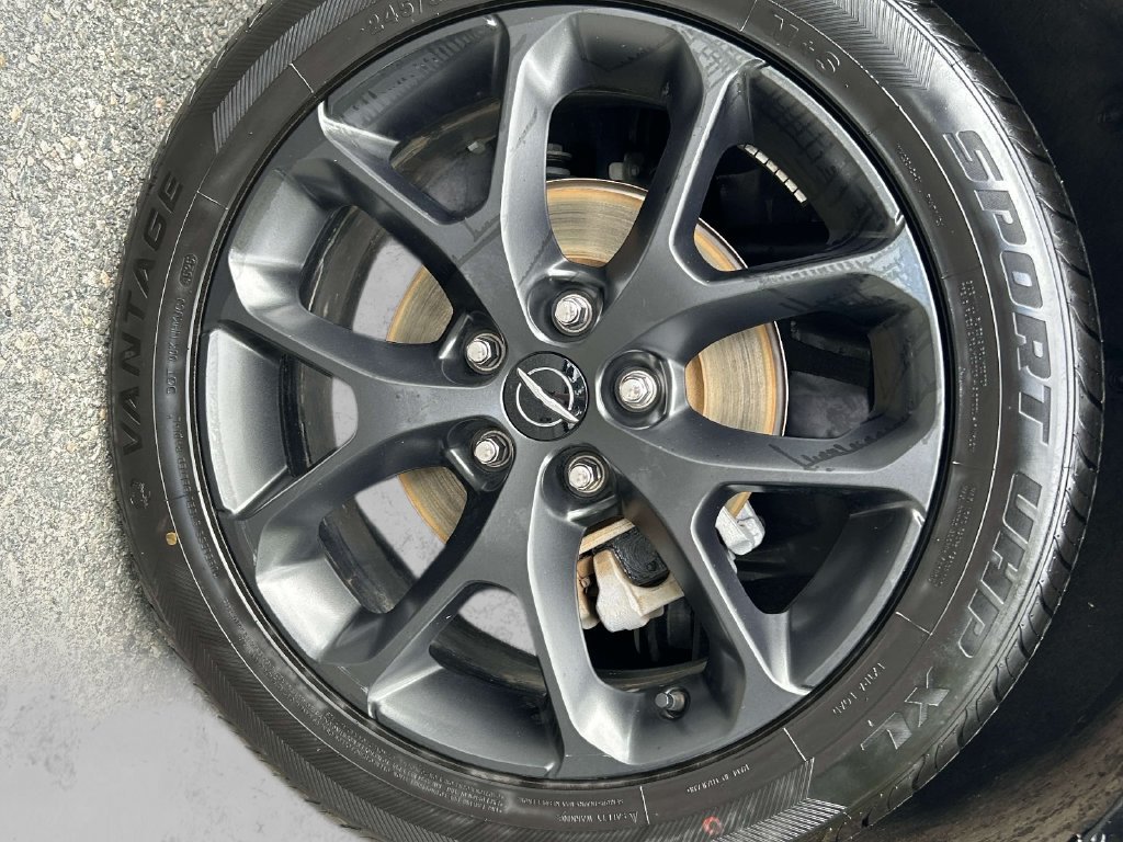 Used 2025 Chrysler Pacifica Limited FWD image 30