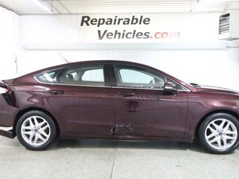 Used 2013 Ford Fusion SE FWD image 4