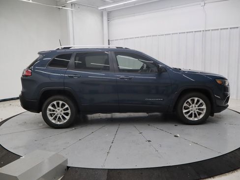 Used 2020 Jeep Cherokee Latitude image 2
