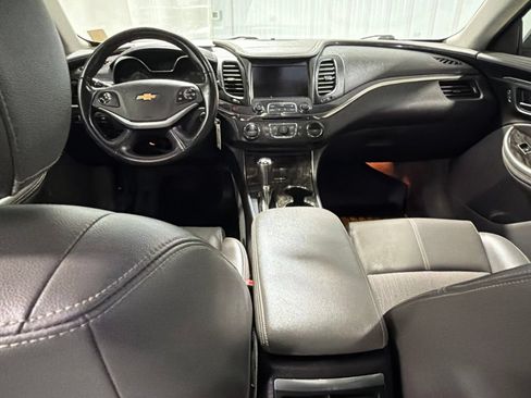 Used 2014 Chevrolet Impala LT FWD image 3