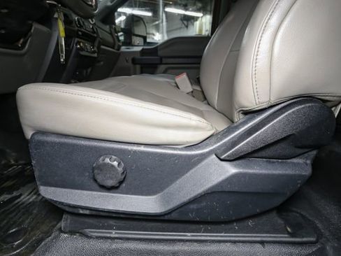 Used 2017 Ford F550 4x4 Regular Cab Super Duty image 30