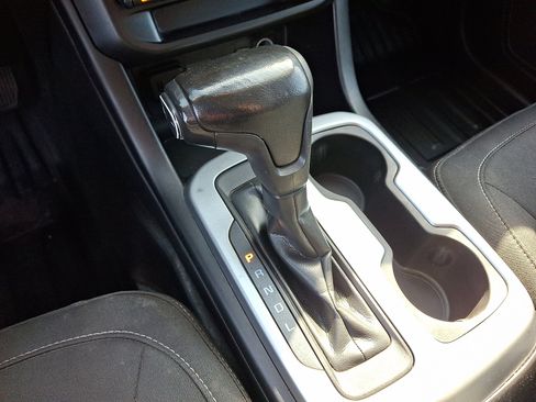 Used 2020 Chevrolet Colorado LT w/ Safety Package AWD/4WD image 4