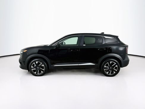 Used 2025 Nissan Kicks SV AWD/4WD image 4