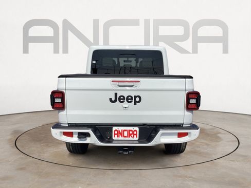 Used 2023 Jeep Gladiator Overland image 13