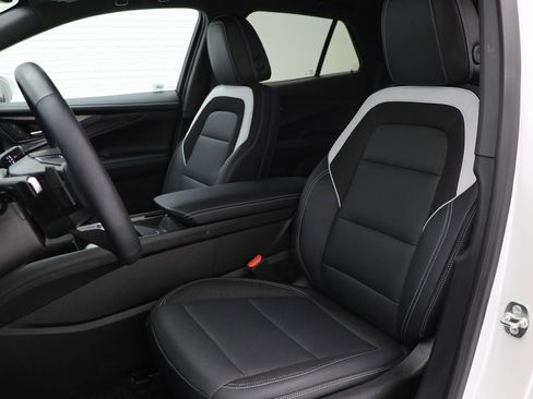 Used 2024 Chevrolet Blazer EV LT image 16