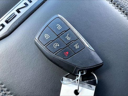 Used 2025 GMC Yukon Denali image 13