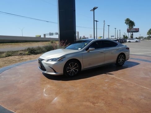 Used 2023 Lexus ES 350 w/ Premium Package image 5