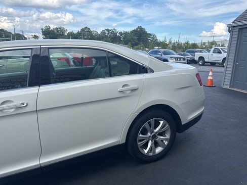 Used 2011 Ford Taurus SEL w/ 201A Rapid Spec Order Code AWD/4WD image 5