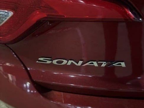 Used 2016 Hyundai Sonata SE image 3