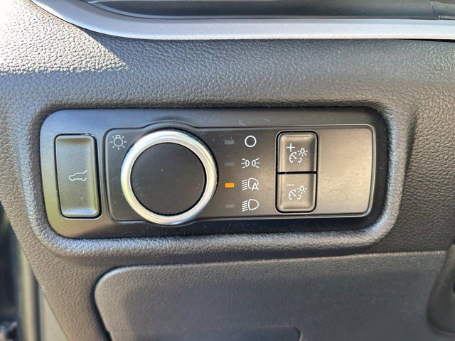 Used 2023 Ford Explorer XLT AWD/4WD image 19