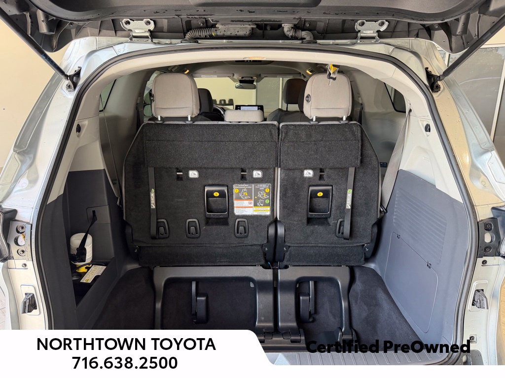 Used 2024 Toyota Sienna LE AWD/4WD image 14
