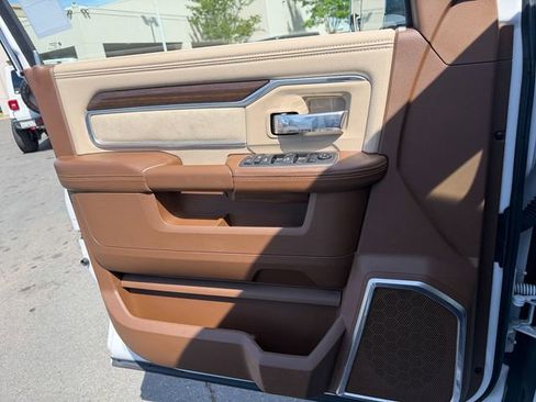 Used 2022 RAM 2500 Laramie RWD image 17