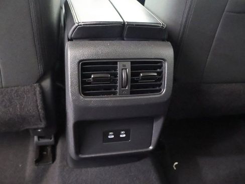 Used 2024 Nissan Rogue SV image 42