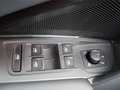 New 2026 Volkswagen Tiguan SEL R-Line image 13