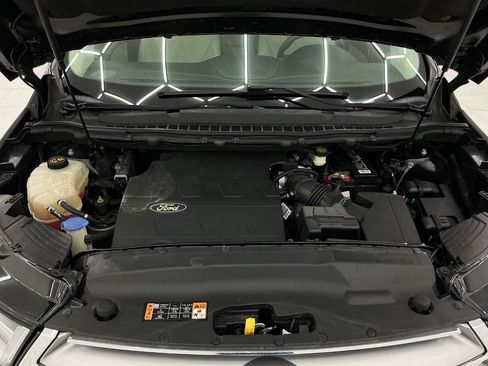Used 2016 Ford Edge Titanium FWD image 14