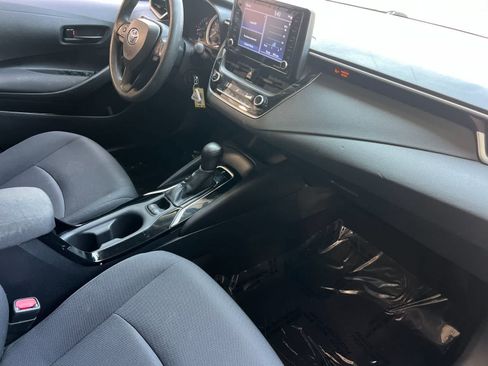 Used 2022 Toyota Corolla LE FWD image 16