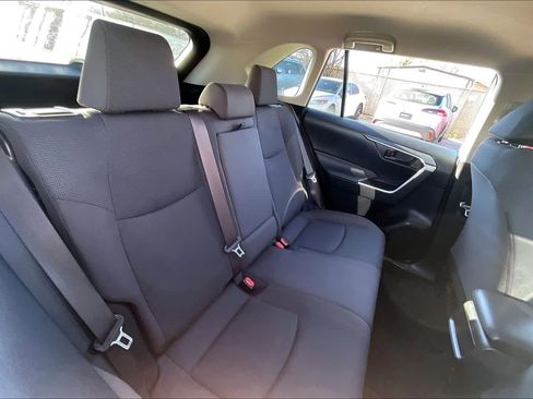Used 2019 Toyota RAV4 LE image 19