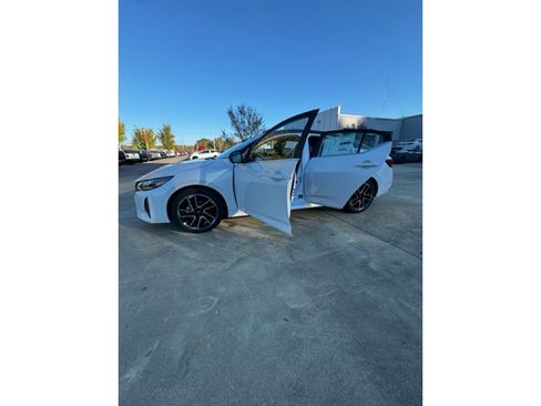 New 2025 Nissan Sentra SR w/ SR Premium Package image 15