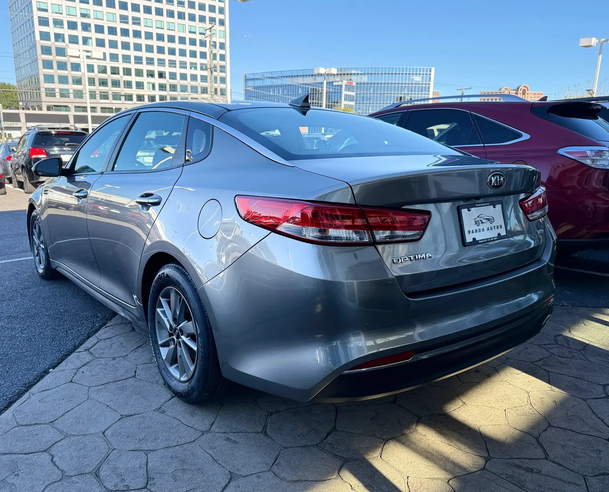 Used 2016 Kia Optima LX w/ Technology Package FWD image 4