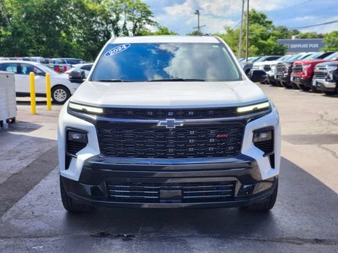 Used 2024 Chevrolet Traverse RS w/ LPO, Floor Liner Package AWD/4WD image 8