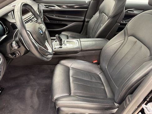 Used 2019 BMW 740i xDrive w/ M Sport Package AWD/4WD image 5