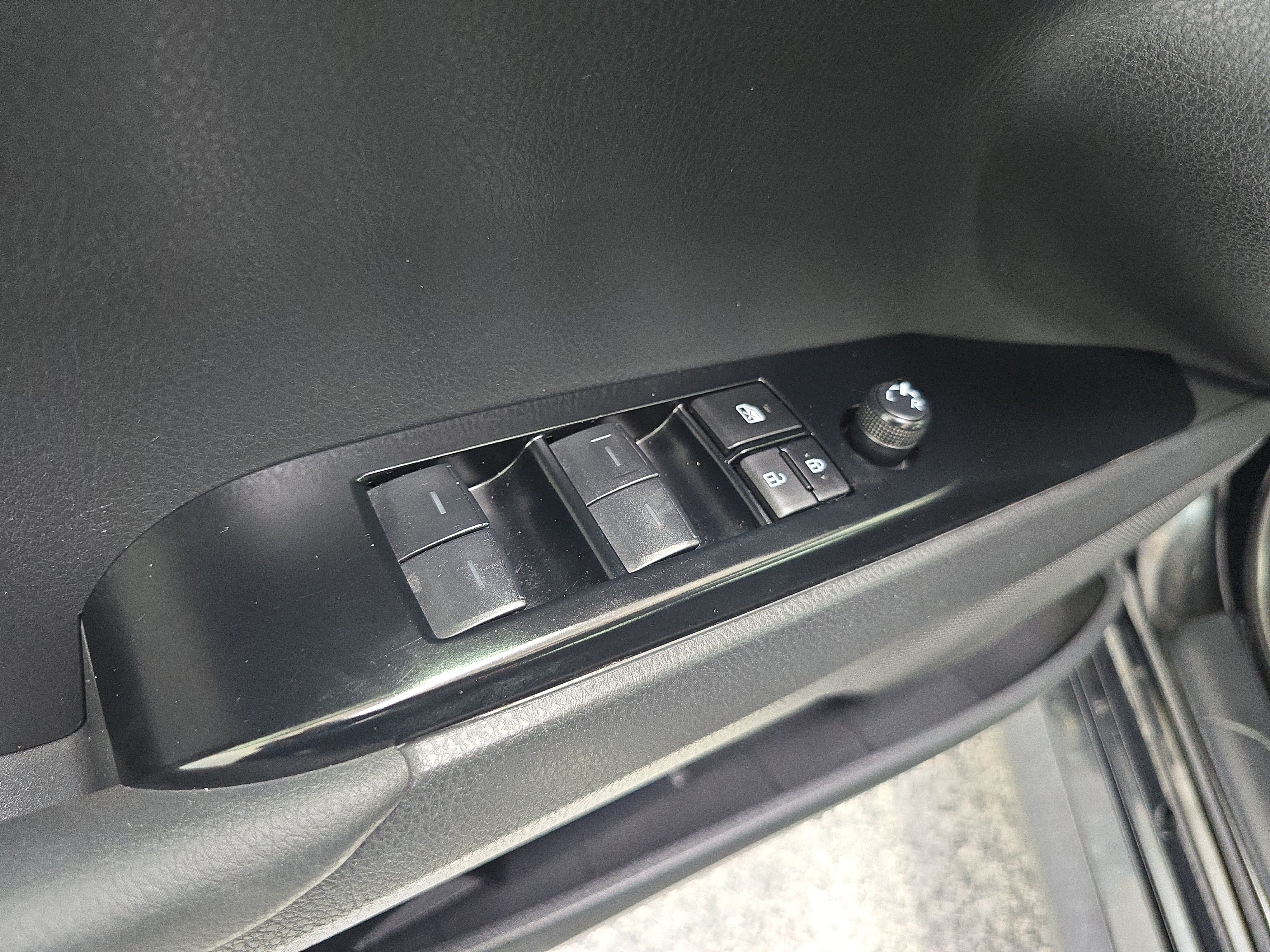 Used 2025 Toyota Camry LE FWD image 18