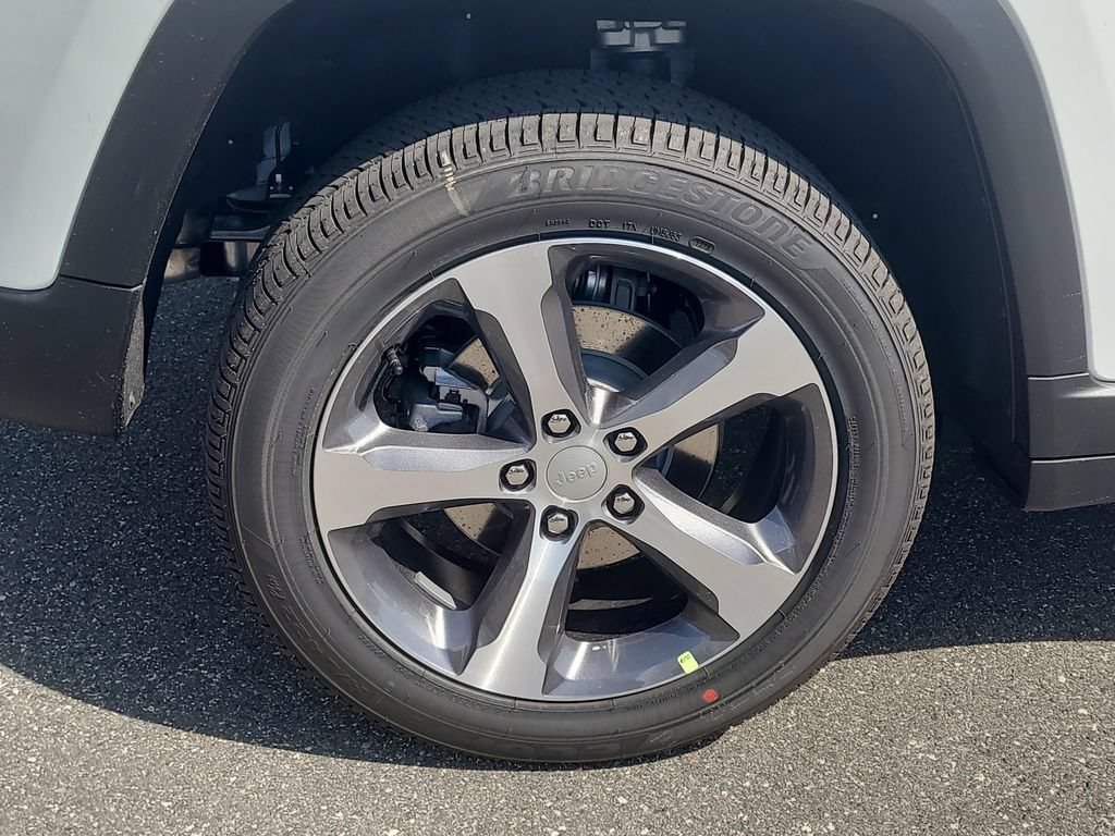 New 2026 Jeep Grand Cherokee Limited RWD image 6