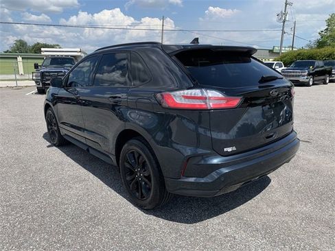 Certified 2024 Ford Edge SE w/ Black Appearance Package image 6