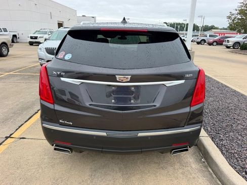Used 2018 Cadillac XT5 Premium Luxury FWD image 3