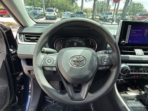 Used 2025 Toyota RAV4 XLE FWD image 18