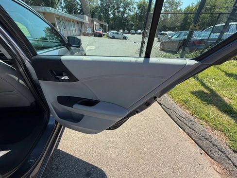Used 2016 Honda Accord EX-L image 17