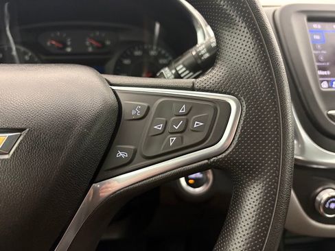 Used 2022 Chevrolet Equinox LS AWD/4WD image 5