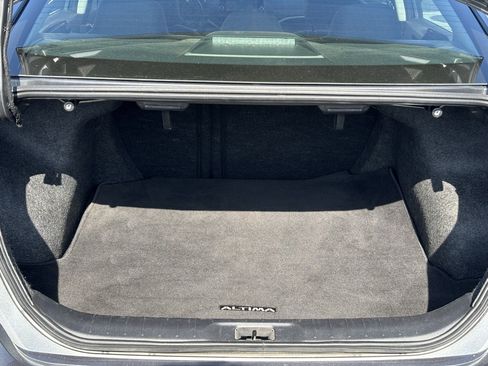 Used 2024 Nissan Altima 2.5 SV FWD image 15