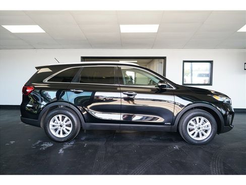 Used 2020 Kia Sorento LX w/ LX I4 Convenience Package AWD/4WD image 8