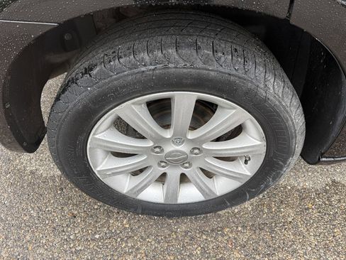 Used 2013 Chrysler 200 Limited FWD image 8