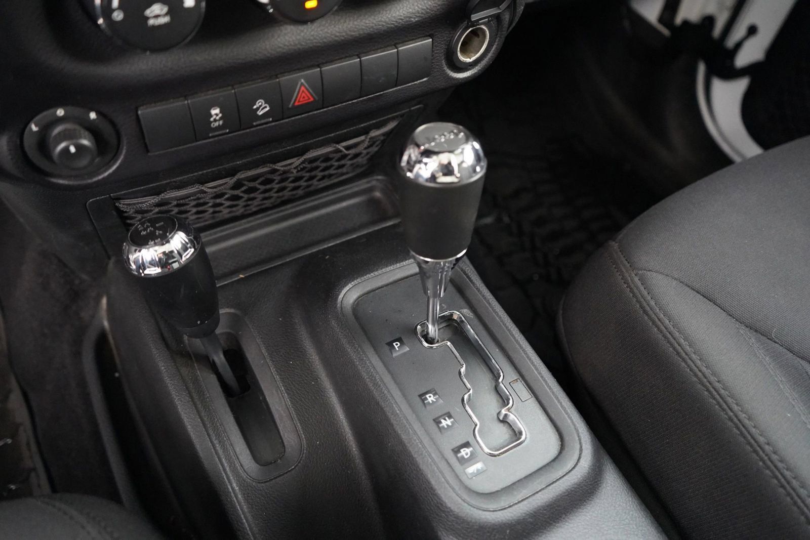 Used 2015 Jeep Wrangler Unlimited Sport AWD/4WD image 13