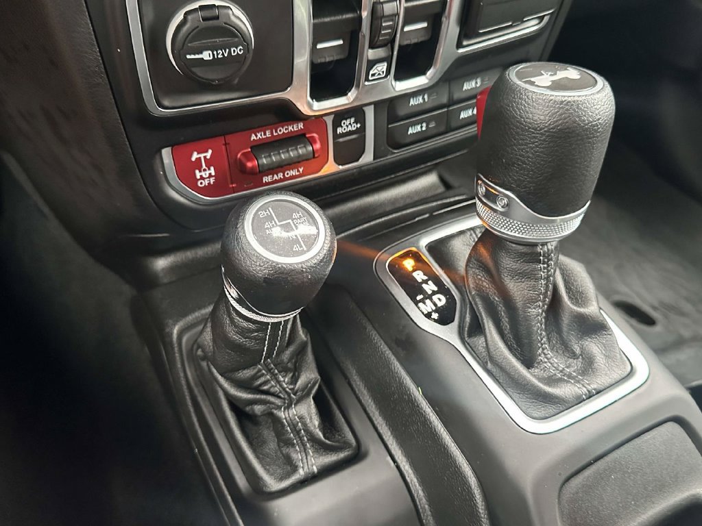Used 2024 Jeep Wrangler Unlimited AWD/4WD image 33